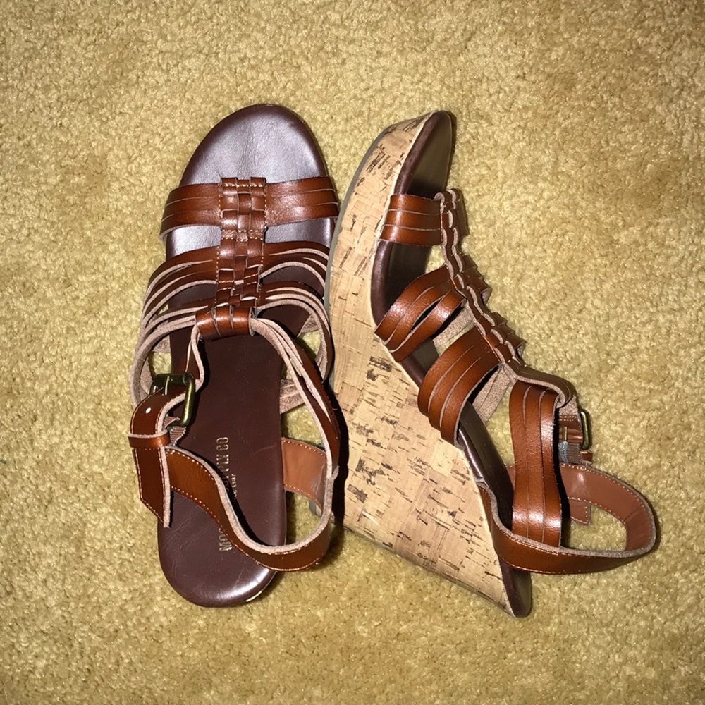 Wedge shoes